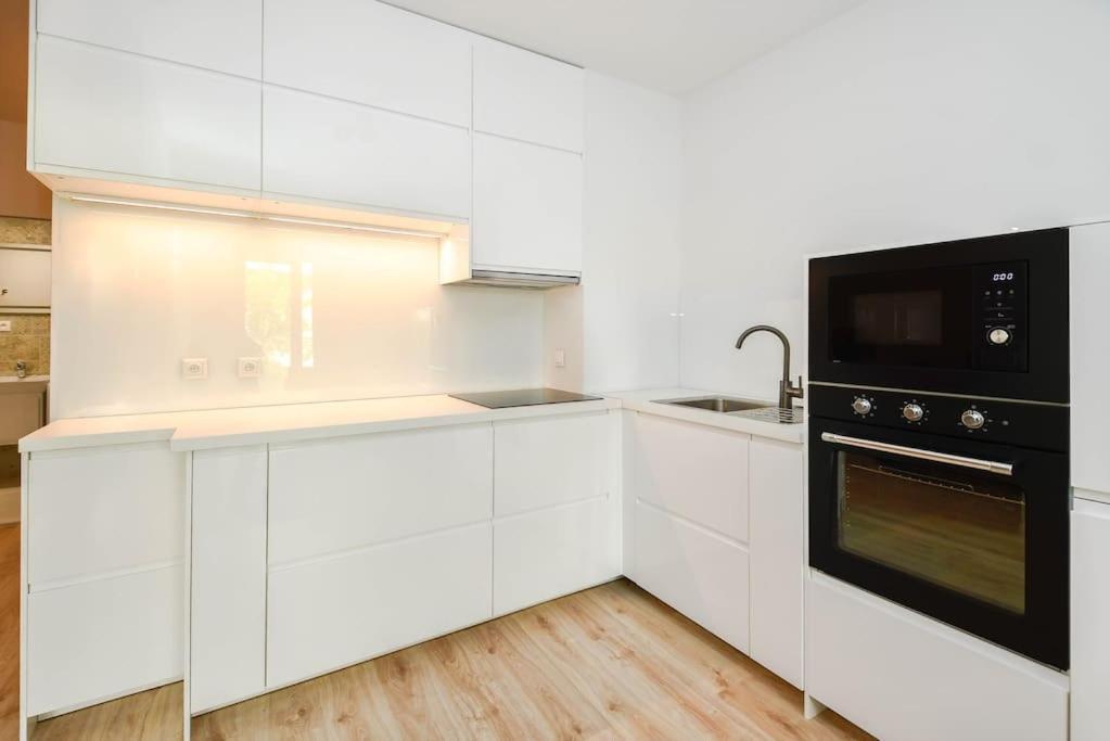 New Modern Apartment In City Center Bratislava Ngoại thất bức ảnh